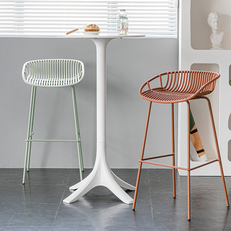 Contemporary Footrest Metal Barstool Matte Finish Restaurant Stool Clearhalo 'Bar Furniture' 'Bar Stools' 'bar_stools' 'furn' 'furn_bar_stools' 'Furniture' 'furniture_bar_stools' 'Kitchen & Dining Furniture' 4953306