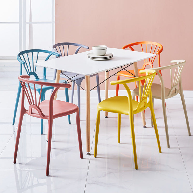 Scandinavian Plastic Indoor-Outdoor Chair Windsor Back Side Chair Clearhalo 'Dining Chairs' 'Dining Tables & Seating' 'dining_chair' 'furn' 'furn_dining_chair' 'Furniture' 'furniture_dining_chair' 'Kitchen & Dining Furniture' 5004686