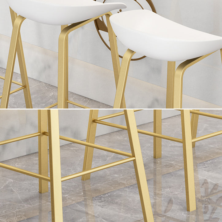 Modern Armless Backrest Counter Stool Iron Cafe Bar Stool with Acrylic Seat Clearhalo 'Bar Furniture' 'Bar Stools' 'bar_stools' 'furn' 'furn_bar_stools' 'Furniture' 'furniture_bar_stools' 'Kitchen & Dining Furniture' 5021366