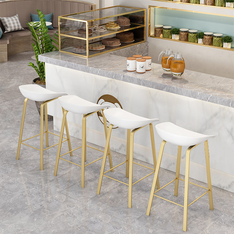 Modern Armless Backrest Counter Stool Iron Cafe Bar Stool with Acrylic Seat Clearhalo 'Bar Furniture' 'Bar Stools' 'bar_stools' 'furn' 'furn_bar_stools' 'Furniture' 'furniture_bar_stools' 'Kitchen & Dining Furniture' 5021371