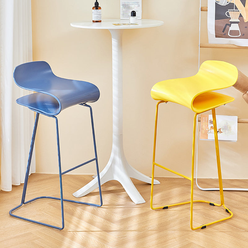 Contemporary Bar Stool Plastic Counter Bar Stool with Metal Legs Clearhalo 'Bar Furniture' 'Bar Stools' 'bar_stools' 'furn' 'furn_bar_stools' 'Furniture' 'furniture_bar_stools' 'Kitchen & Dining Furniture' 5031908