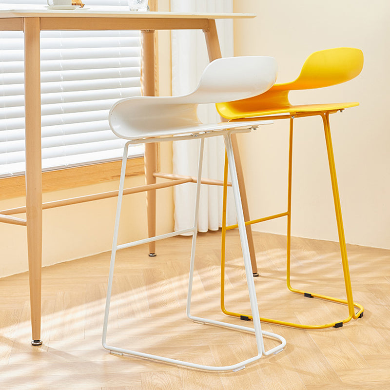 Contemporary Bar Stool Plastic Counter Bar Stool with Metal Legs Clearhalo 'Bar Furniture' 'Bar Stools' 'bar_stools' 'furn' 'furn_bar_stools' 'Furniture' 'furniture_bar_stools' 'Kitchen & Dining Furniture' 5031932