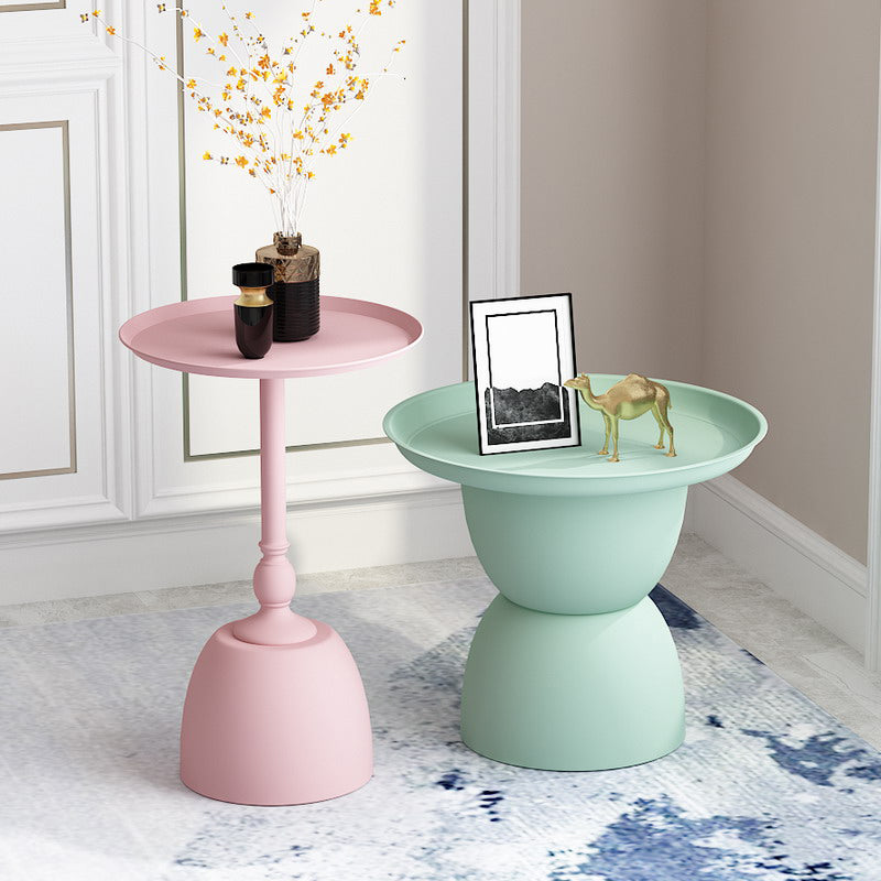 Iron Pedestal End Table Blue/ Pink Round Metal Tray Top Side End Table Clearhalo 'Coffee & Accent Tables' 'End & Side Tables' 'end_side_table' 'end_side_tables' 'furn' 'furn_end_side_tables' 'Furniture' 'furniture_end_side_table' 'Living Room Furniture' 5039846
