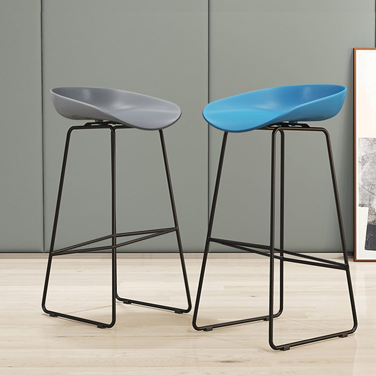 Modern Armless Backrest Counter Stool Iron Cafe Bar Stool with Pedal and Acrylic Seat Clearhalo 'Bar Furniture' 'Bar Stools' 'bar_stools' 'furn' 'furn_bar_stools' 'Furniture' 'furniture_bar_stools' 'Kitchen & Dining Furniture' 5061853