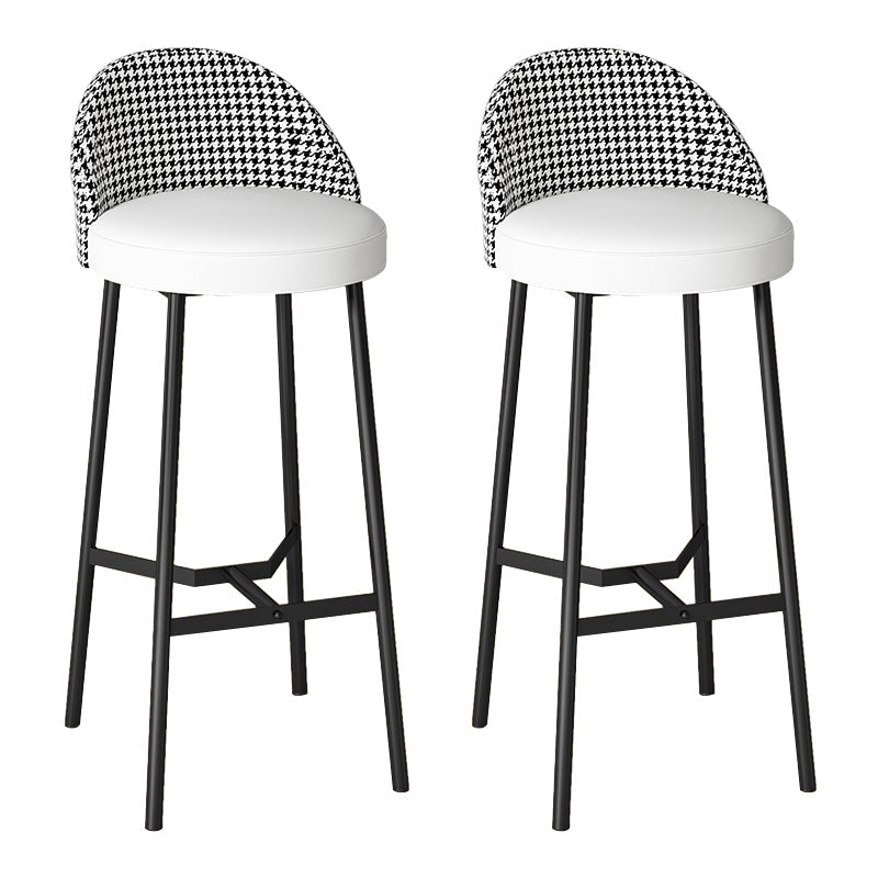 Bucket Low Back Bar Stool Leather Modern Counter Height Stools for Kitchen Gloss White 2 Piece Set Clearhalo 'Bar Furniture' 'Bar Stools' 'bar_stools' 'furn' 'furn_bar_stools' 'Furniture' 'furniture_bar_stools' 'Kitchen & Dining Furniture' 5080444