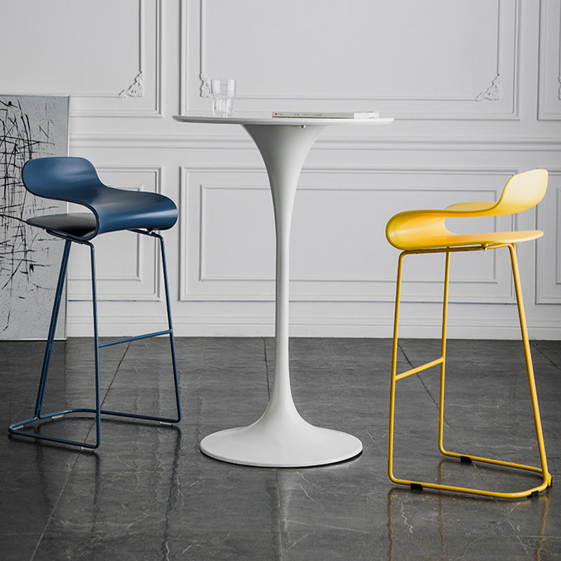 Pedestal Bar Wine Table Industrial Metal Round Pub Height Dining Table for Coffee Shop 19.7"L x 19.7"W x 41.3"H White Without Chairs Clearhalo 'Bar Furniture' 'Bar Tables' 'bar_tables' 'furn' 'furn_bar_tables' 'Furniture' 'furniture_bar_tables' 'Kitchen & Dining Furniture' 5085285