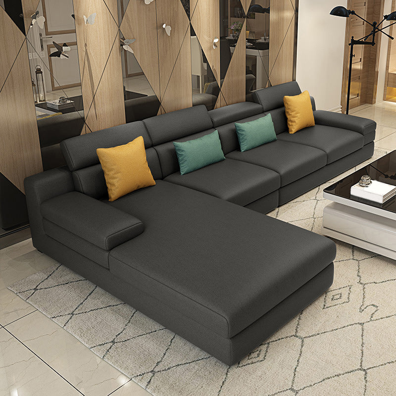 Scandinavo a forma di L sezionale con braccio top a cuscino per quattro persone