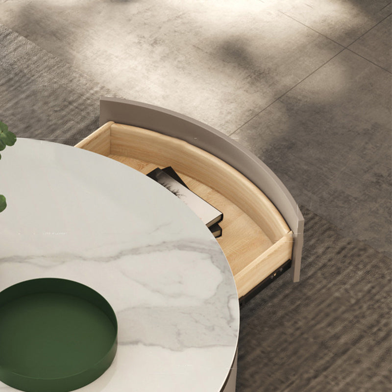 Table basse ronde sur piédestal en acier inoxydable avec dessus en ardoise gris/or