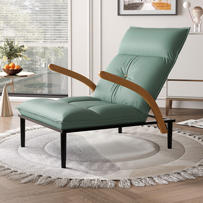 Chaise en cuir fausse 26,7 "L x 37,4" W x 37,4 "H Armes incluses pour chambre à coucher