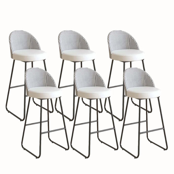 Taburete de barra de cubo de la silla de reposapiés de cuero moderno con base negra