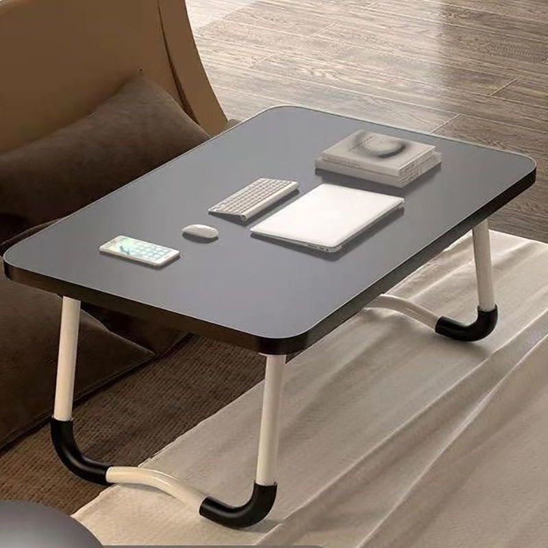 Bureau de bureau en bois moderne dans un bureau d'écriture rectangulaire pliant pour la maison