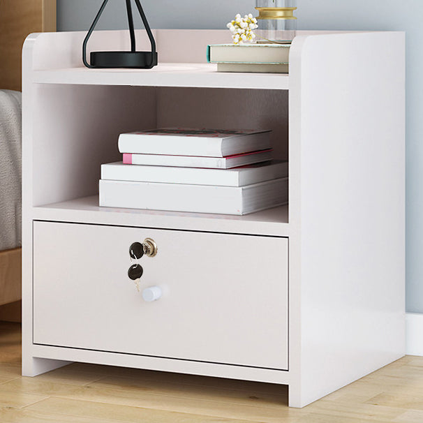 Panel artificial 18 '' Altantador de cajones de la mesita de altura Moderno de cama de cama con cerradura