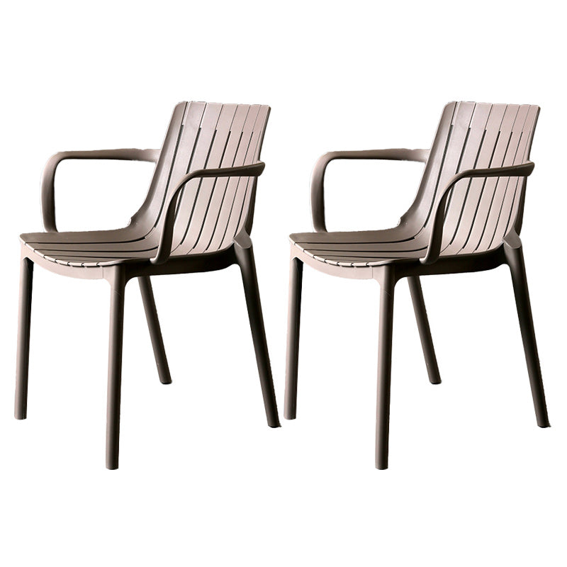 Sedia in plastica a braccio contemporaneo cucina da pranzo slacciata.