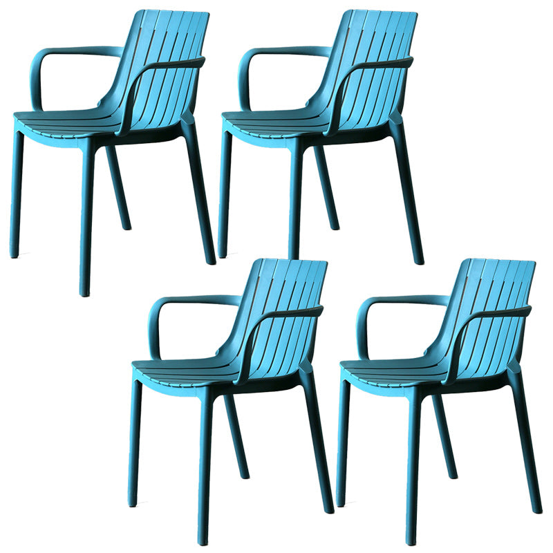 Sedia in plastica a braccio contemporaneo cucina da pranzo slacciata.