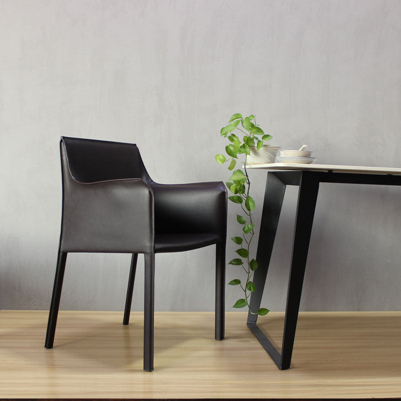 Silla lateral sólida contemporánea con brazos Silla de comedor de cuero sintético