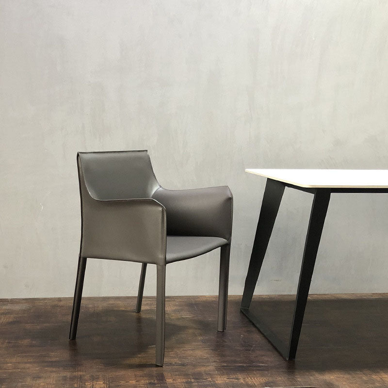 Silla lateral sólida contemporánea con brazos Silla de comedor de cuero sintético
