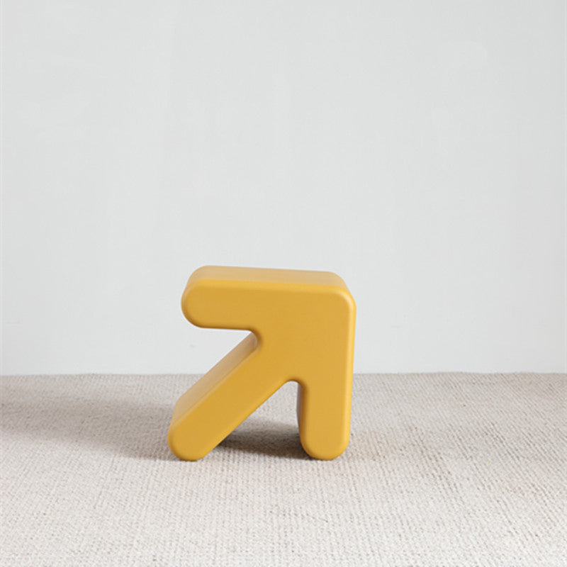 Scandinavian Geometric End Table 15.75" W x 13.78" D x 15.75" H Arrow-Shaped Side Table Clearhalo 'Coffee & Accent Tables' 'End & Side Tables' 'end_side_tables' 'furn' 'furn_end_side_tables' 'Furniture' 'Living Room Furniture' 5133624