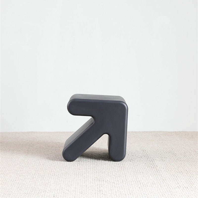 Scandinavian Geometric End Table 15.75" W x 13.78" D x 15.75" H Arrow-Shaped Side Table Black Clearhalo 'Coffee & Accent Tables' 'End & Side Tables' 'end_side_tables' 'furn' 'furn_end_side_tables' 'Furniture' 'Living Room Furniture' 5133627