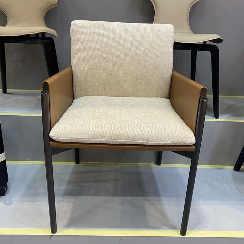 Chaise de salle à manger moderne du cadre en métal noir avec une chaise latéral solide finition mate mate