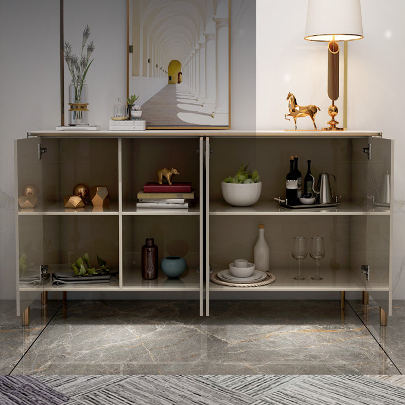 Pinie du plateau de style glamour à 4 portes avec armoires pour le salon