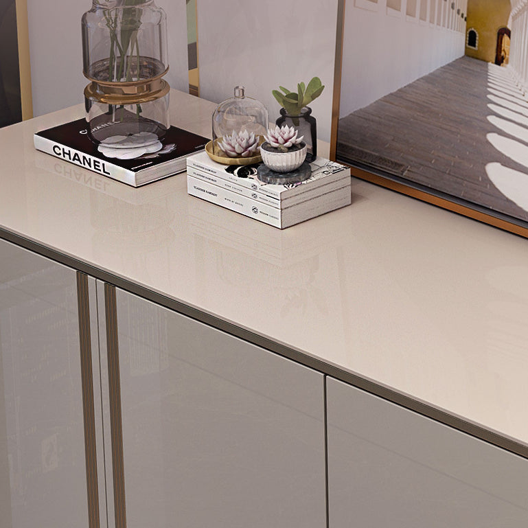 Pinie du plateau de style glamour à 4 portes avec armoires pour le salon