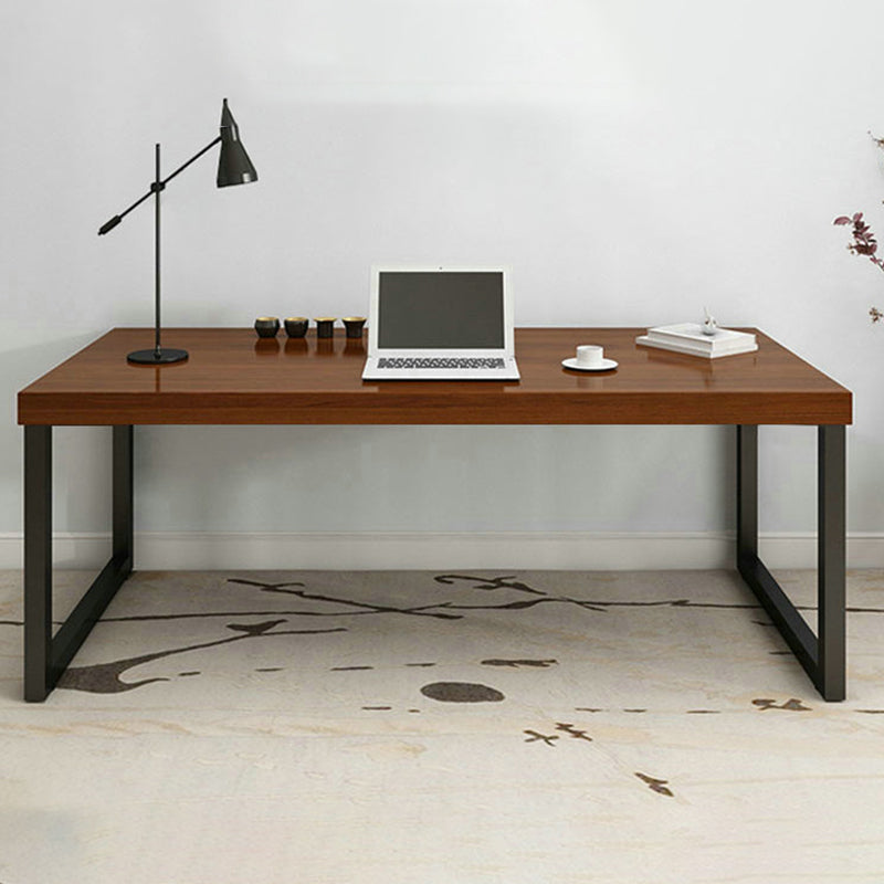 Scrivania di scrittura in legno di pino marrone rettangolare in ferro di ferro da stiro