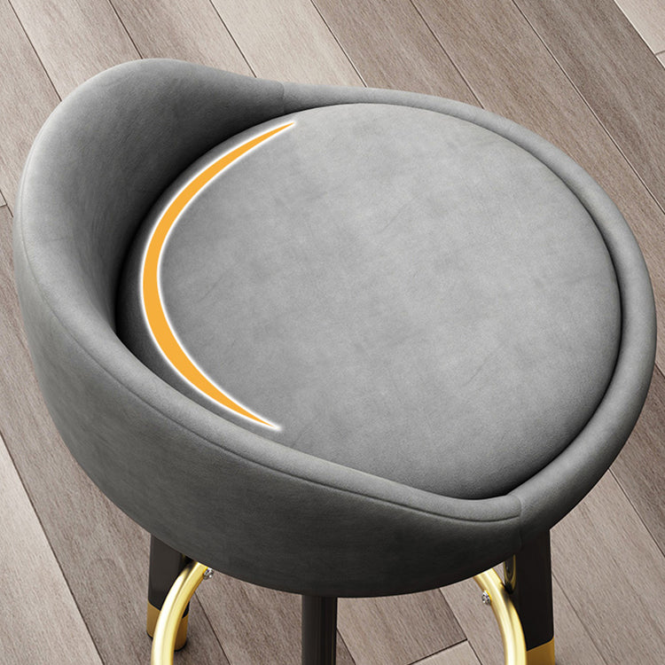 Taburete escandinavo de reposapiés casero acabado mate taburetes de bar tapizado