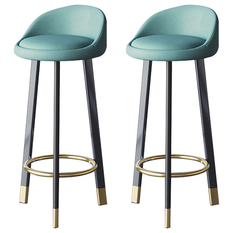 Taburete escandinavo de reposapiés casero acabado mate taburetes de bar tapizado