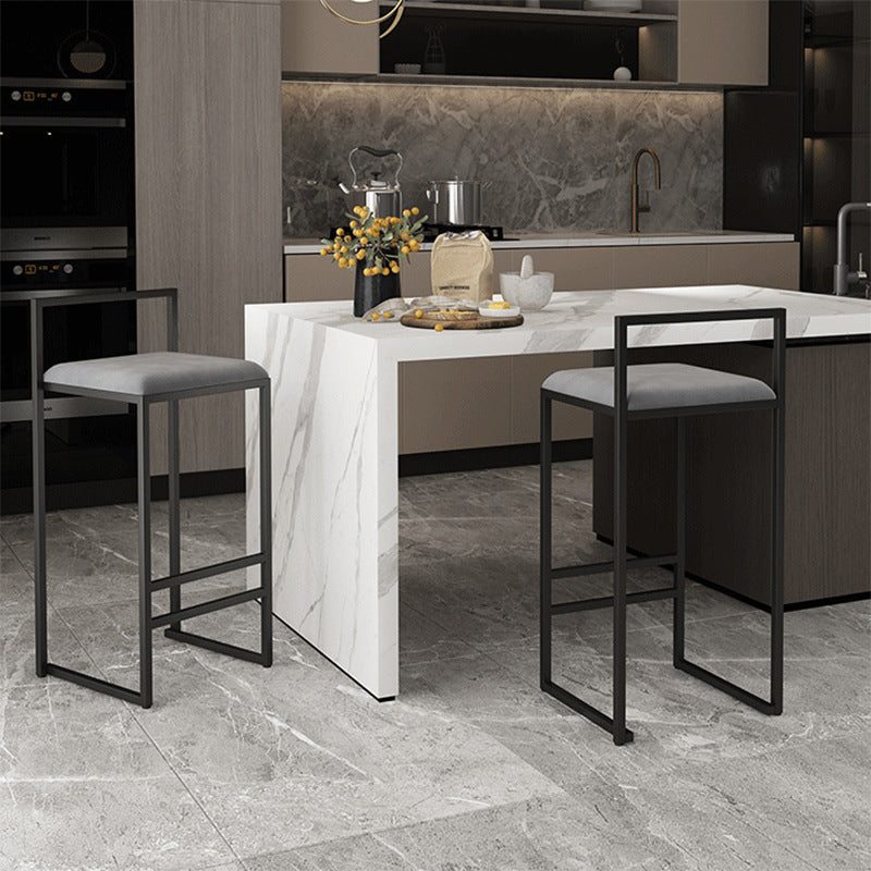 Negozio di gioielli contemporanei con bancono