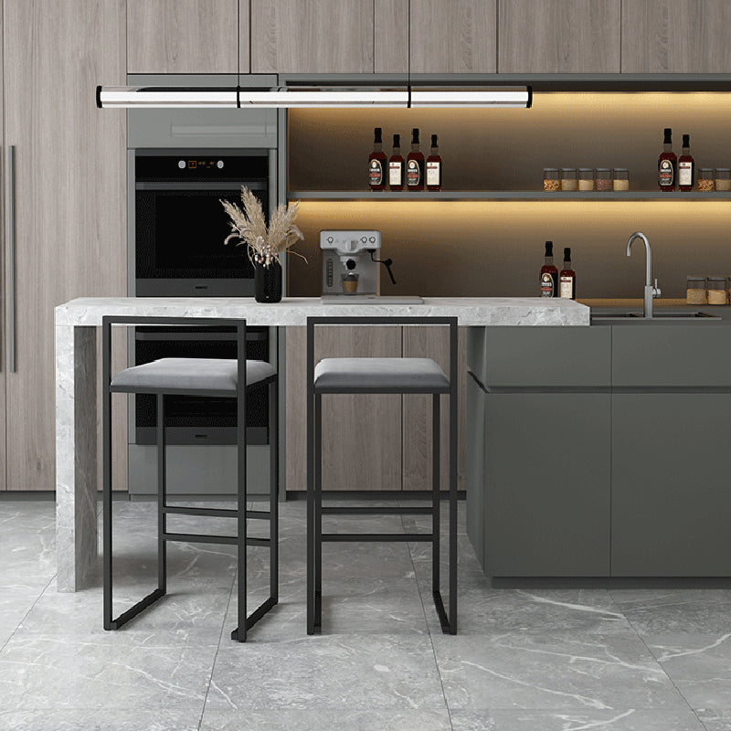 Negozio di gioielli contemporanei con bancono