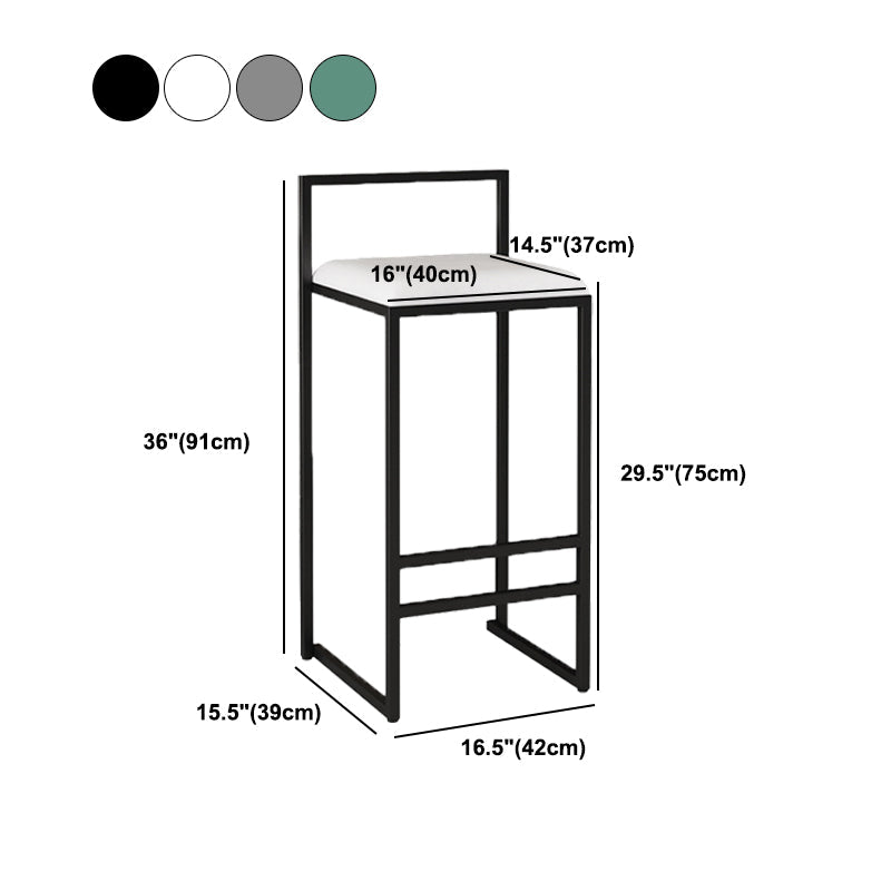 Negozio di gioielli contemporanei con bancono