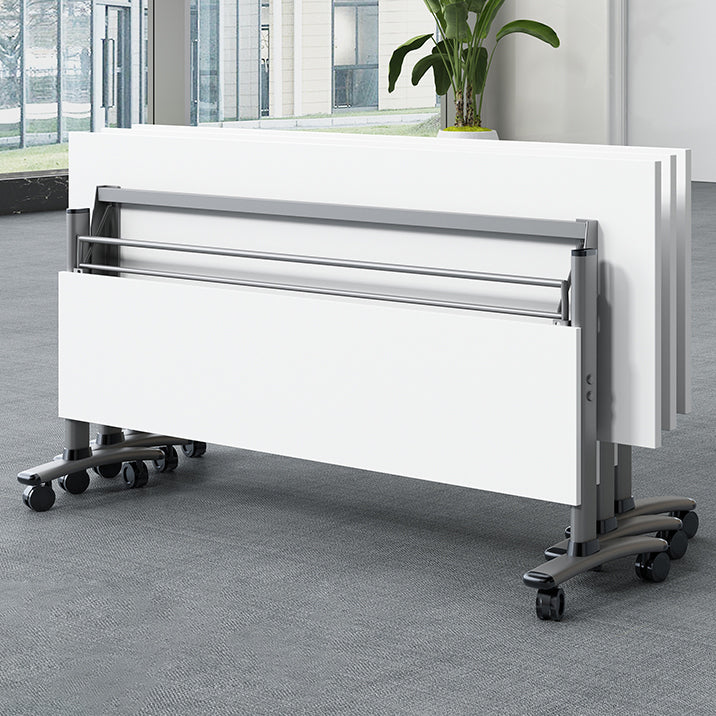 Bureau de bureau en bois moderne avec roues lance-roues avec un bureau d'écriture rectangulaire pour le bureau