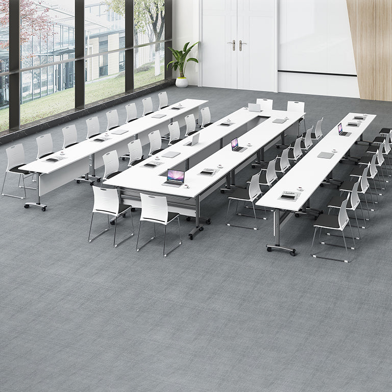 Bureau de bureau en bois moderne avec roues lance-roues avec un bureau d'écriture rectangulaire pour le bureau