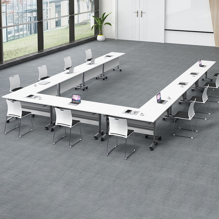 Bureau de bureau en bois moderne avec roues lance-roues avec un bureau d'écriture rectangulaire pour le bureau