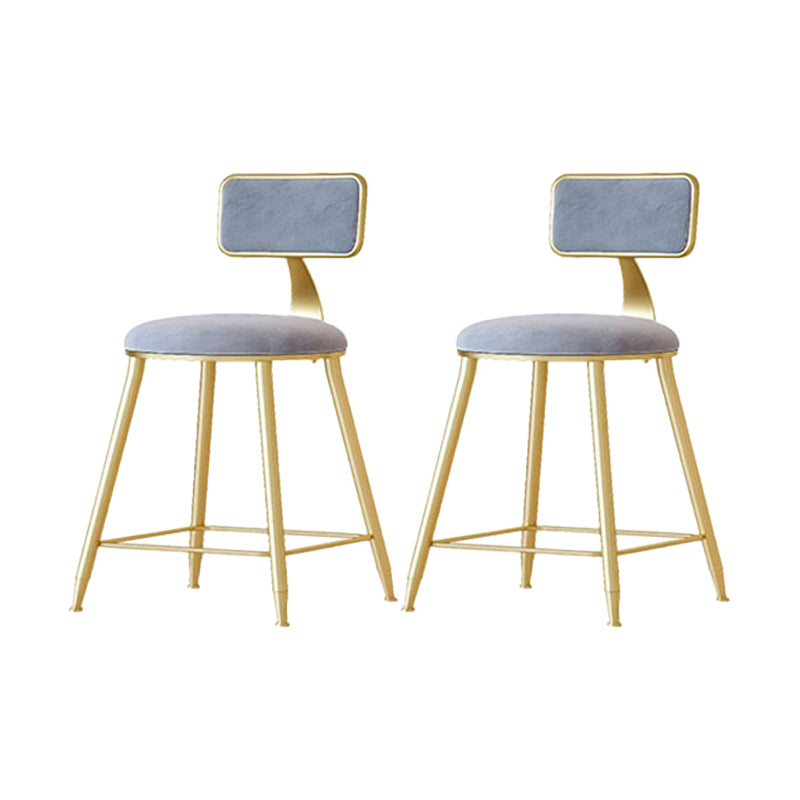 Taburete nórdico del brazo sin brazo Café de hierro Heces de bar con cojín de terciopelo y pedal