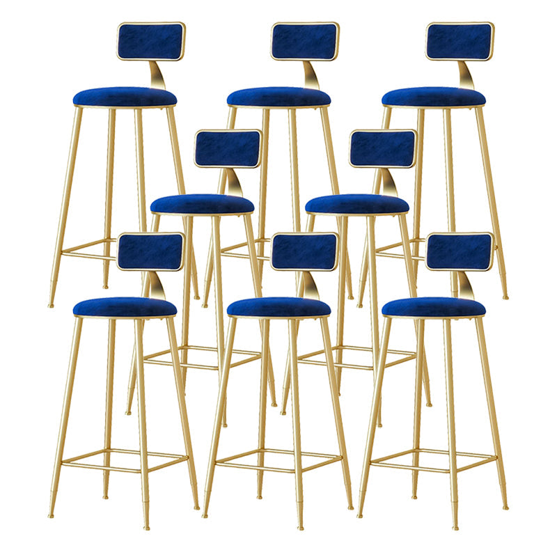 Taburete nórdico del brazo sin brazo Café de hierro Heces de bar con cojín de terciopelo y pedal