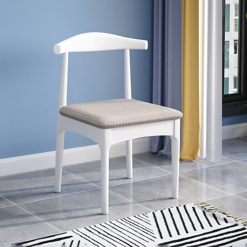 Silla de comedor moderna de la madera de goma, acabado mate, silla lateral abierta