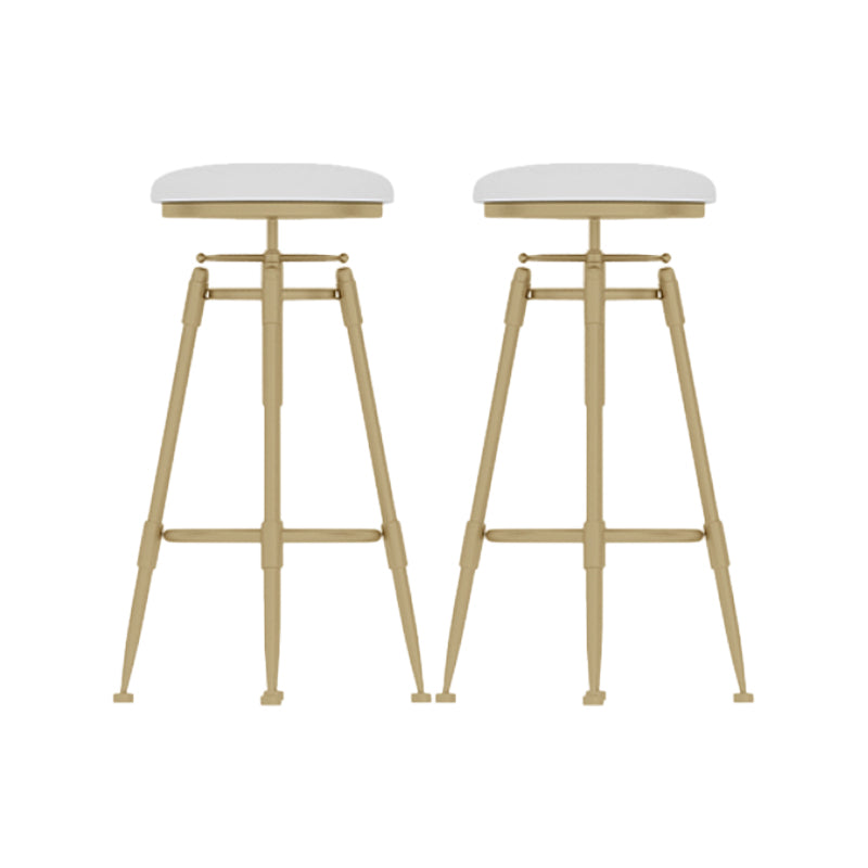 Sgabello da bar in ferro da bancone rotabile glam ridotto con cuscino e pedale