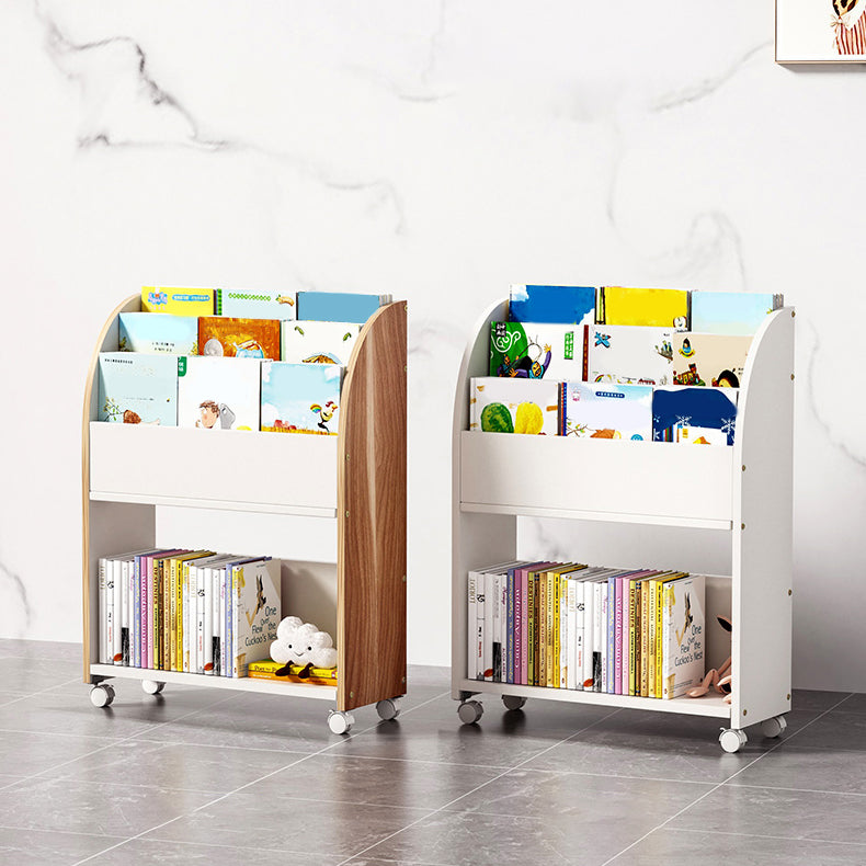 Libreria in legno fabbricata a scala moderna con ruote di caster