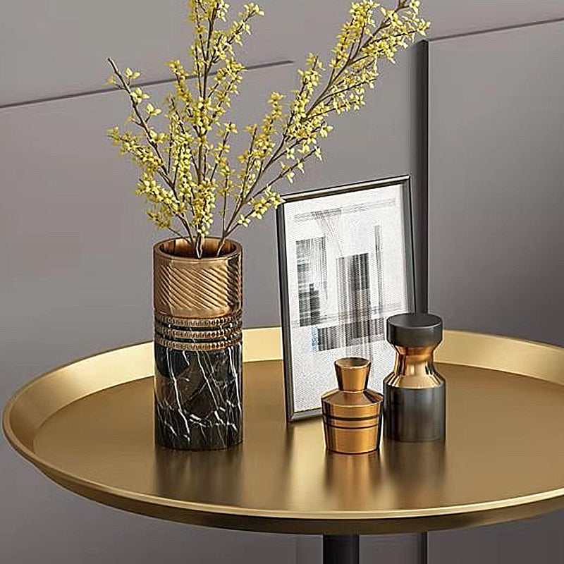 Modern Single Pedestal Base Solid Color Metal Round End Table Clearhalo 'Coffee & Accent Tables' 'End & Side Tables' 'end_side_tables' 'furn' 'furn_end_side_tables' 'Furniture' 'Living Room Furniture' 5185094