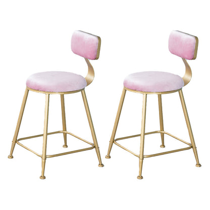 Taburete nórdico de la barra de hierro de fragmento de fondo de brazo con cojín de terciopelo y pedal