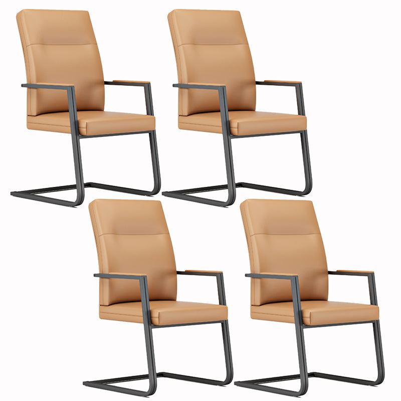 Sedia da lavoro a braccio in stile moderno in vetro.