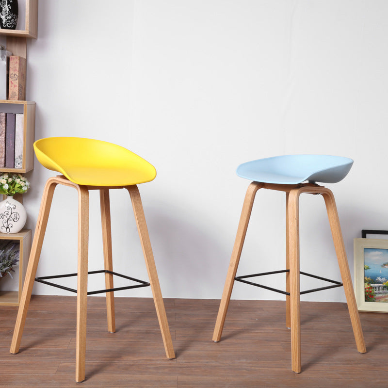 Sgabello da bar in plastica senza braccio con poggiapiedi con poggiapiedi con poggiapiedi