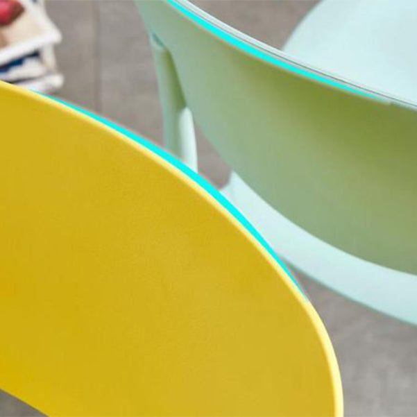 Sedia laterale impilabile contemporanea in plastica aperta sedia da pranzo