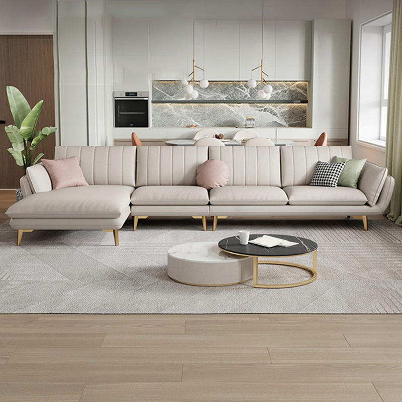 Scandinavische faux lederen bank met opslag, wijd uitlopende armbank met kussens