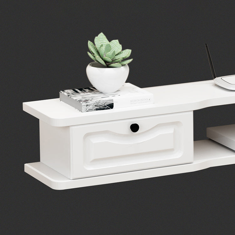 エンジニアリングされたウッドテレビスタンドモダンスタイルの壁に取り付けられたテレビキャビネット2つのドア付き