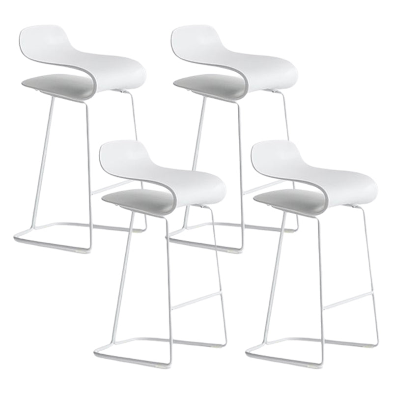 北欧スタイルのメタルバースツールプラスチックカウンターバースツールキッチン