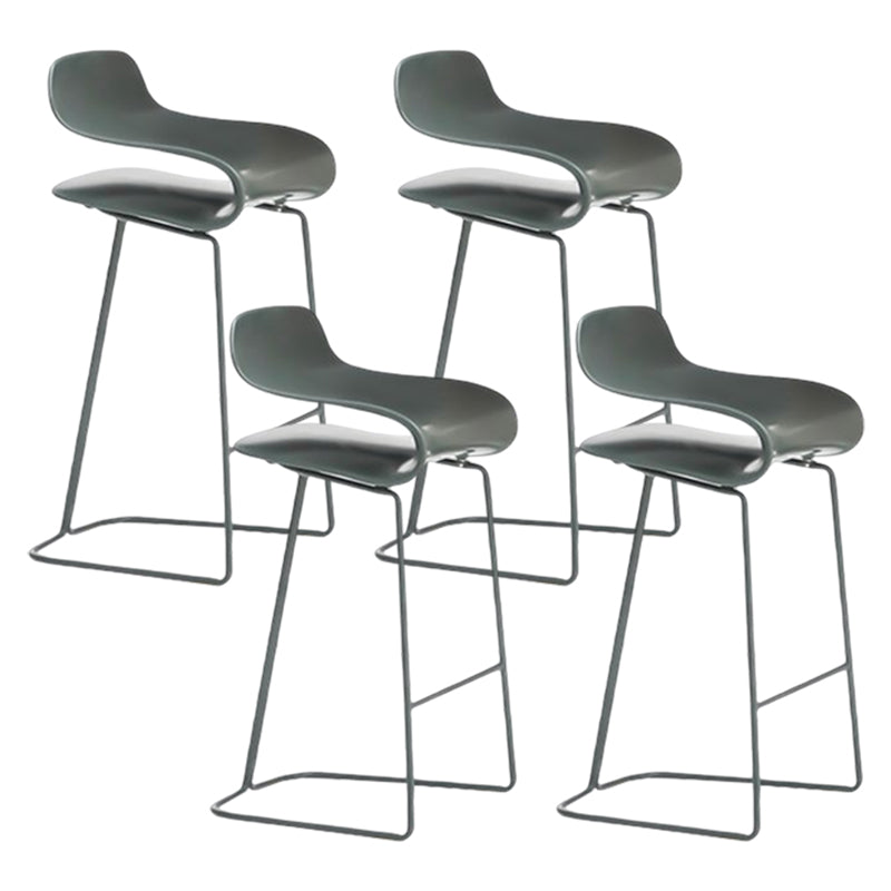 北欧スタイルのメタルバースツールプラスチックカウンターバースツールキッチン
