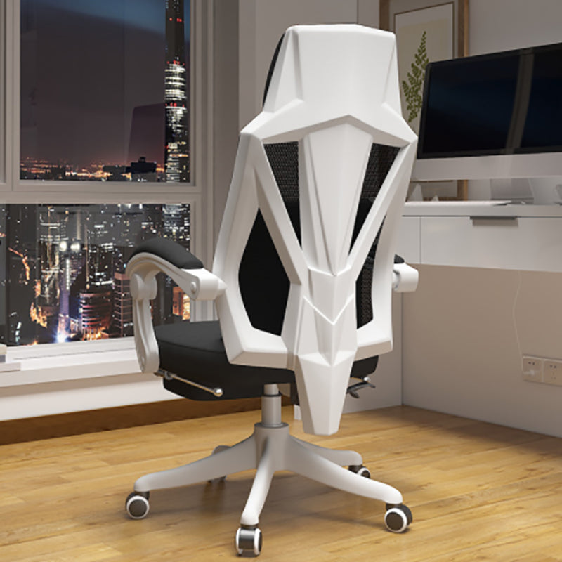 Hoge rug gestoffeerde bureaustoelstoel in hoogte verstelbare gewatteerde wapenstoel met hoofdsteun