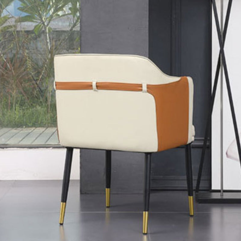 Sillas laterales de comedor de cuero de estilo escandinava